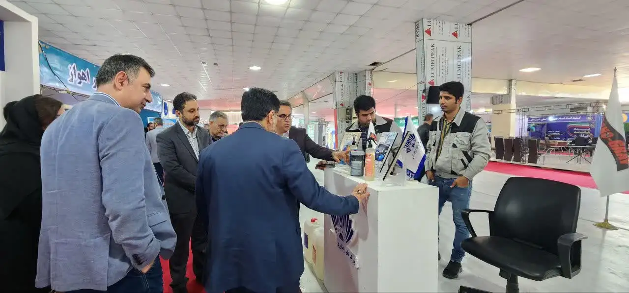 بازدید از غرفه شرکت دانش بنیان نانو مواد خاکستری