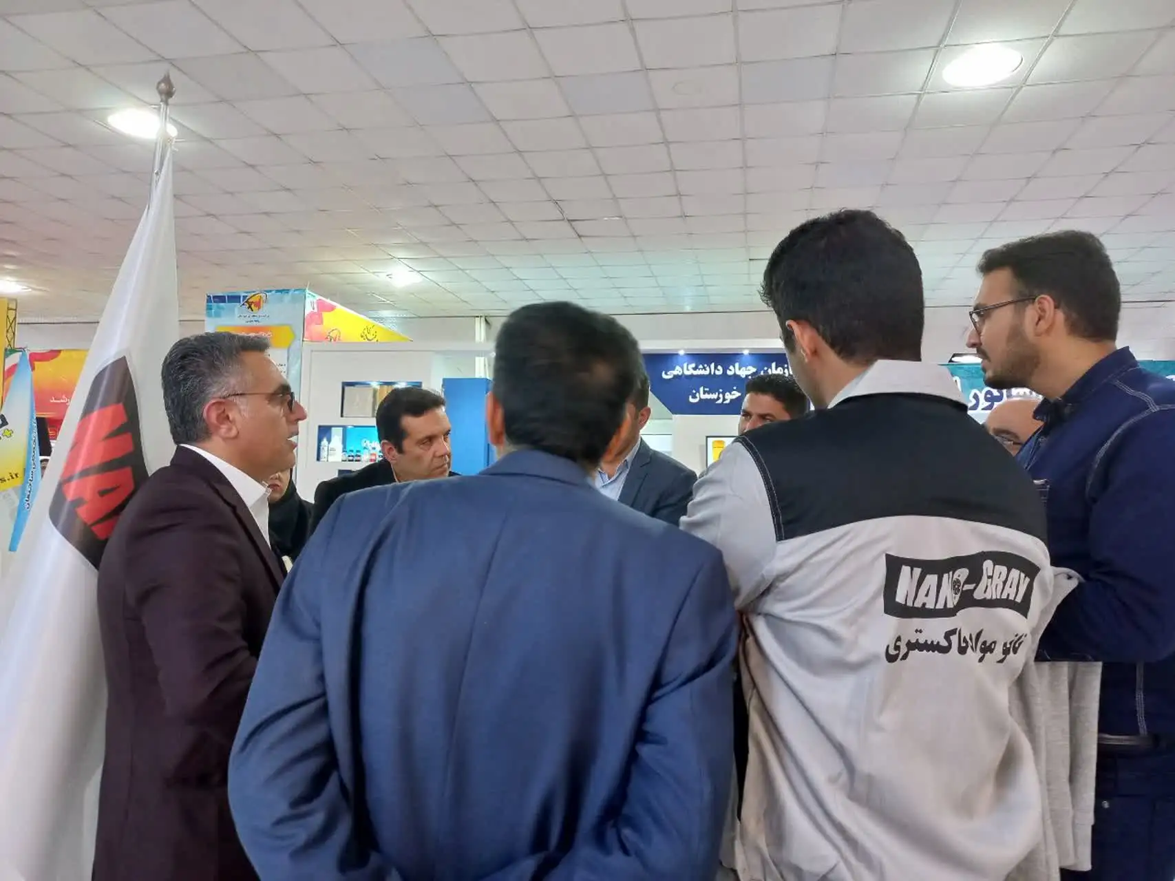 بازدید از غرفه شرکت دانش بنیان نانو مواد خاکستری