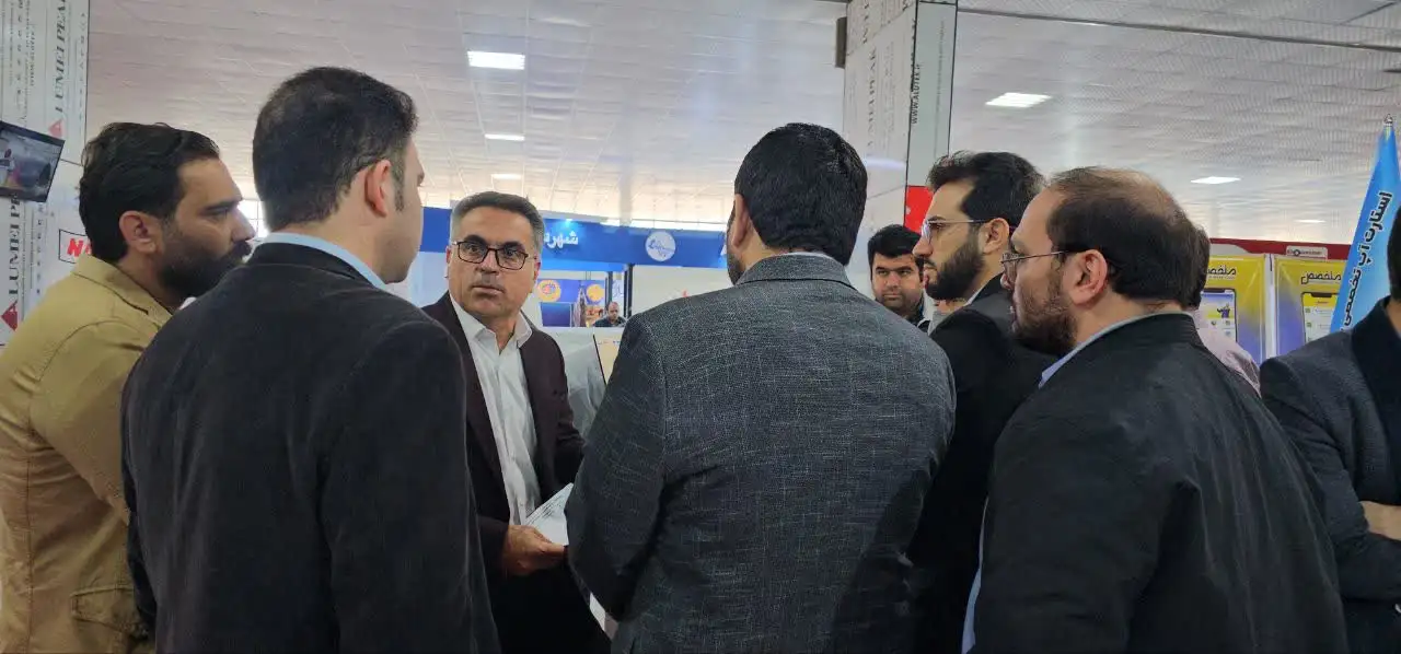 بازدید از غرفه شرکت دانش بنیان نانو مواد خاکستری