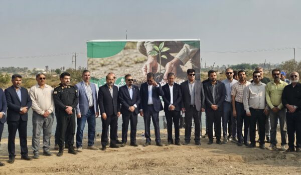 بذر تکاور در آبادان کاشته شد، با حضور مهندس فردین راشدی و مهندس بهرام تختایی نیا و دکتر اضغر صادق آبادی
