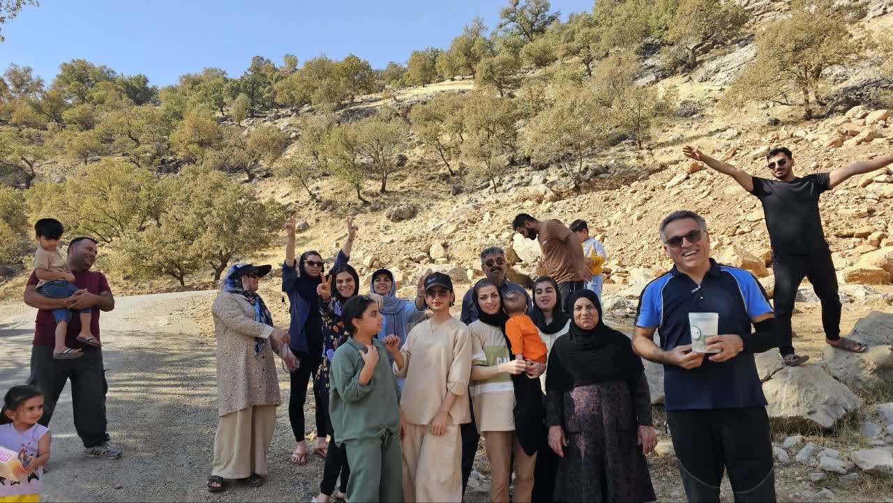 انتشار بذر تکاور در شهرستان پاپی توسط فعالان محیط زیست