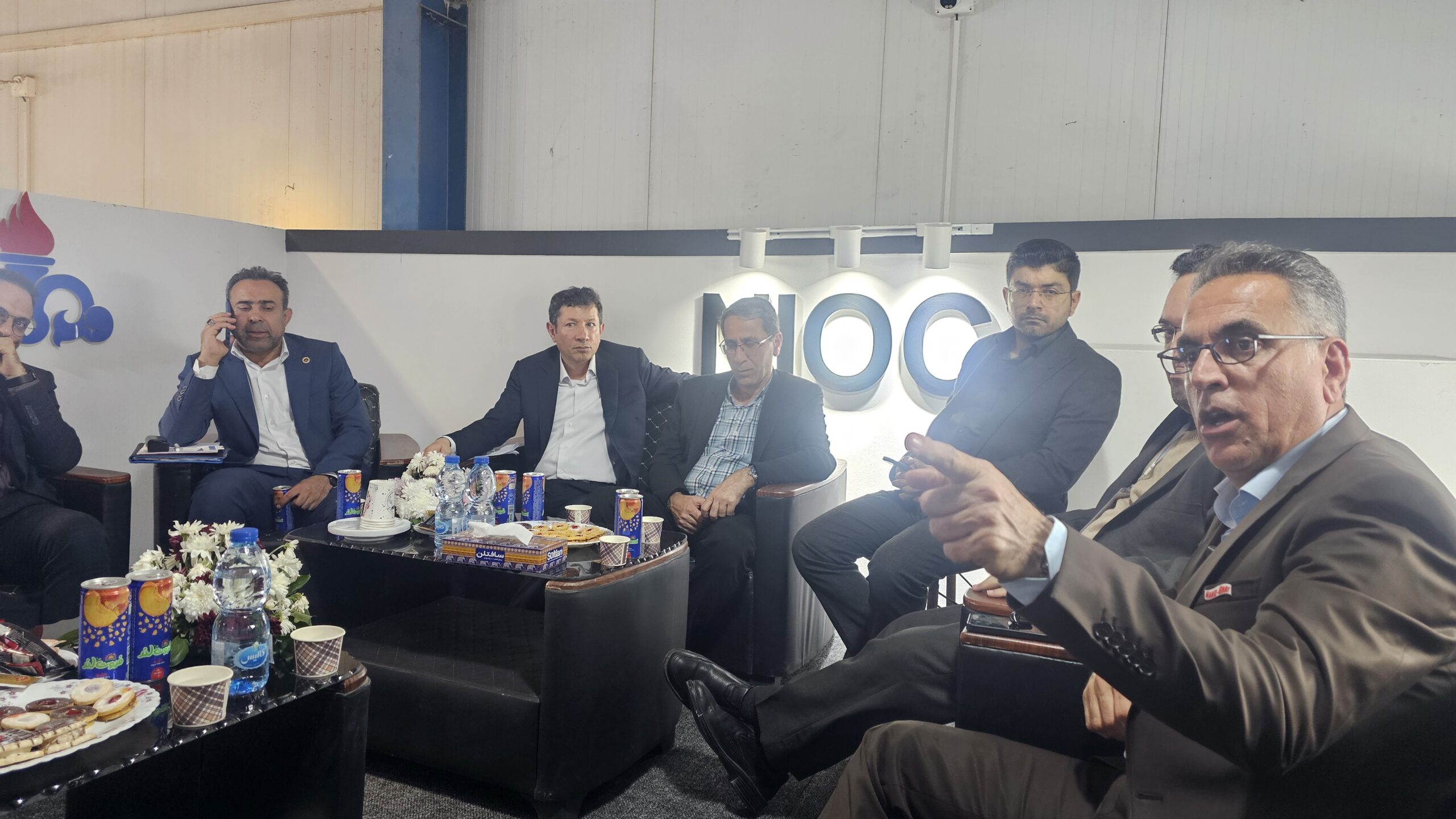 مهندس بهرام تختایی نیا در جلسه شرکت های عضو پارک علم و فناوری خوزستان با مدیران شرکت مناطق نفتخیز جنوب